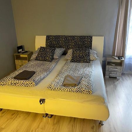 3 Lépés Apartman Appartamento Miskolc Esterno foto