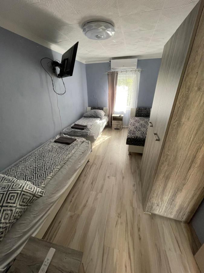 3 Lépés Apartman Appartamento Miskolc Esterno foto